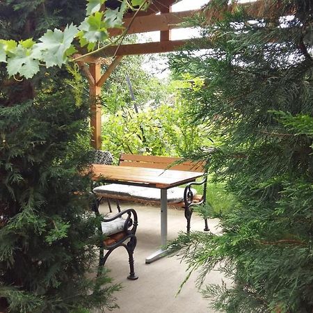 Kamilla Vendeghaz Apartment Ecs Bagian luar foto